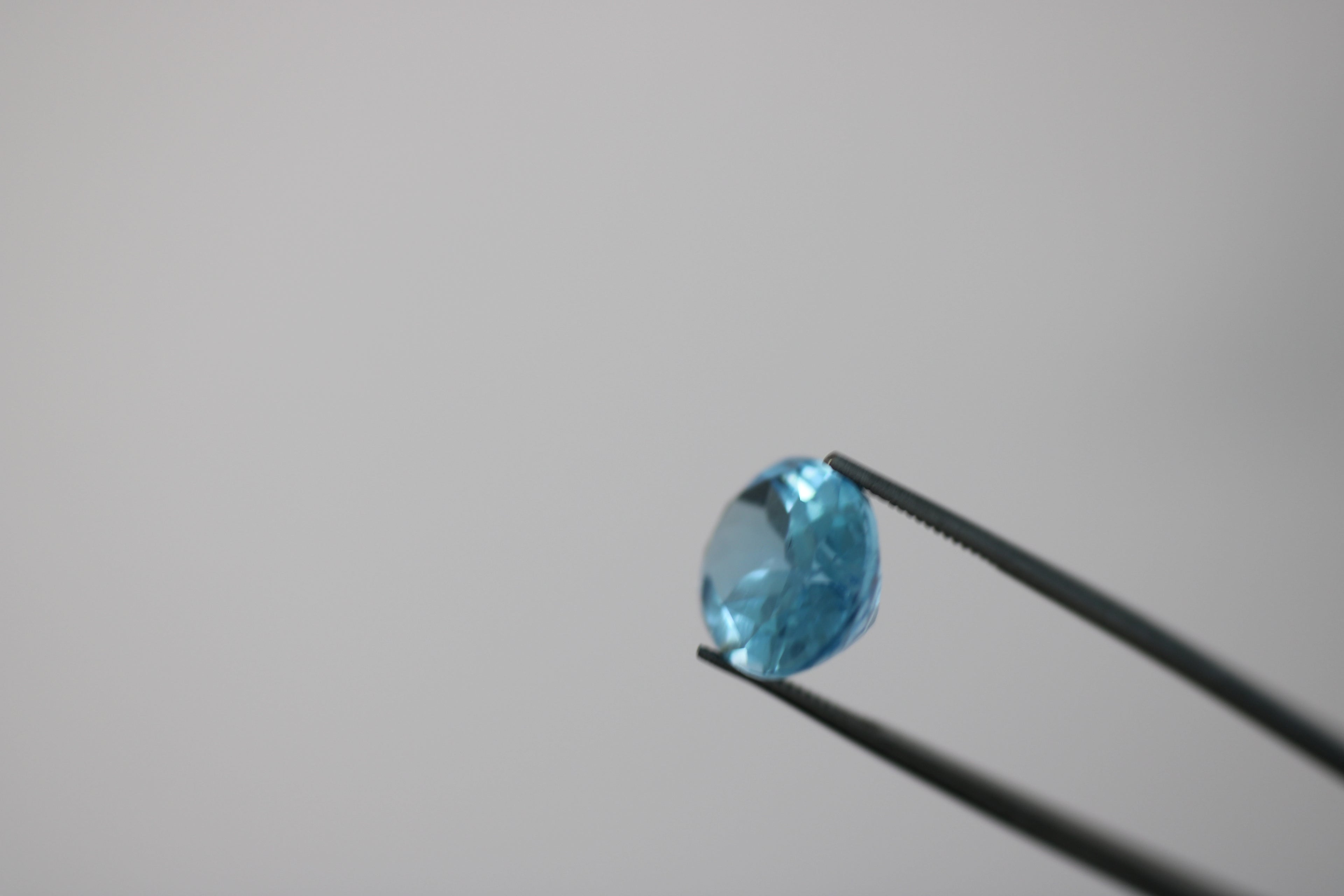 Swiss Blue Oval Topaz 12 x 14 mm – 1 Unit (10.68 ct)