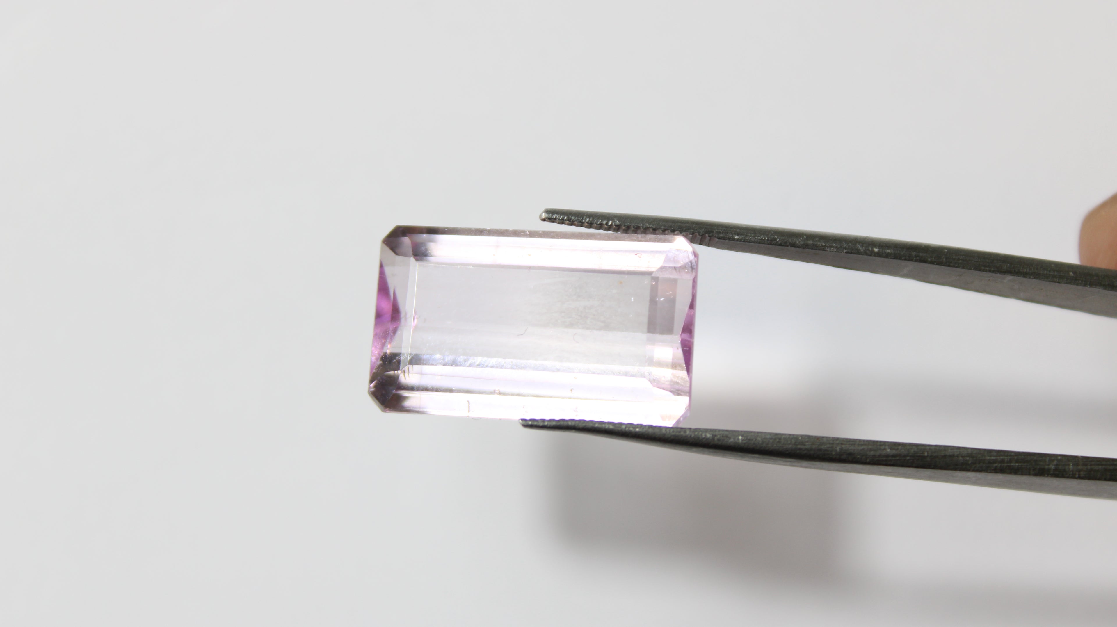Rectangular Natural Kunzite – 1 Unit (21.54 ct)