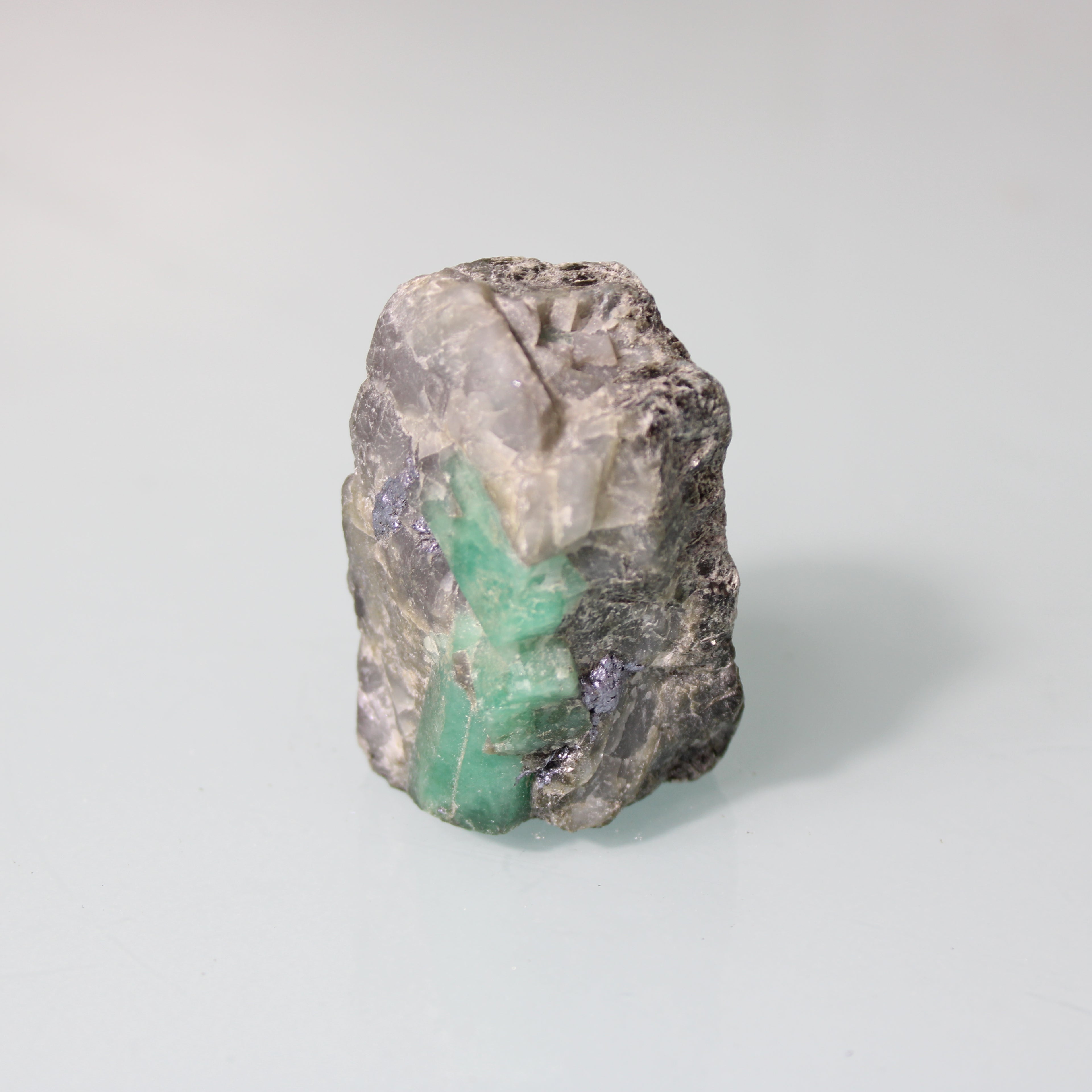 Emerald in Dark Matrix – Natural Force in its Raw State