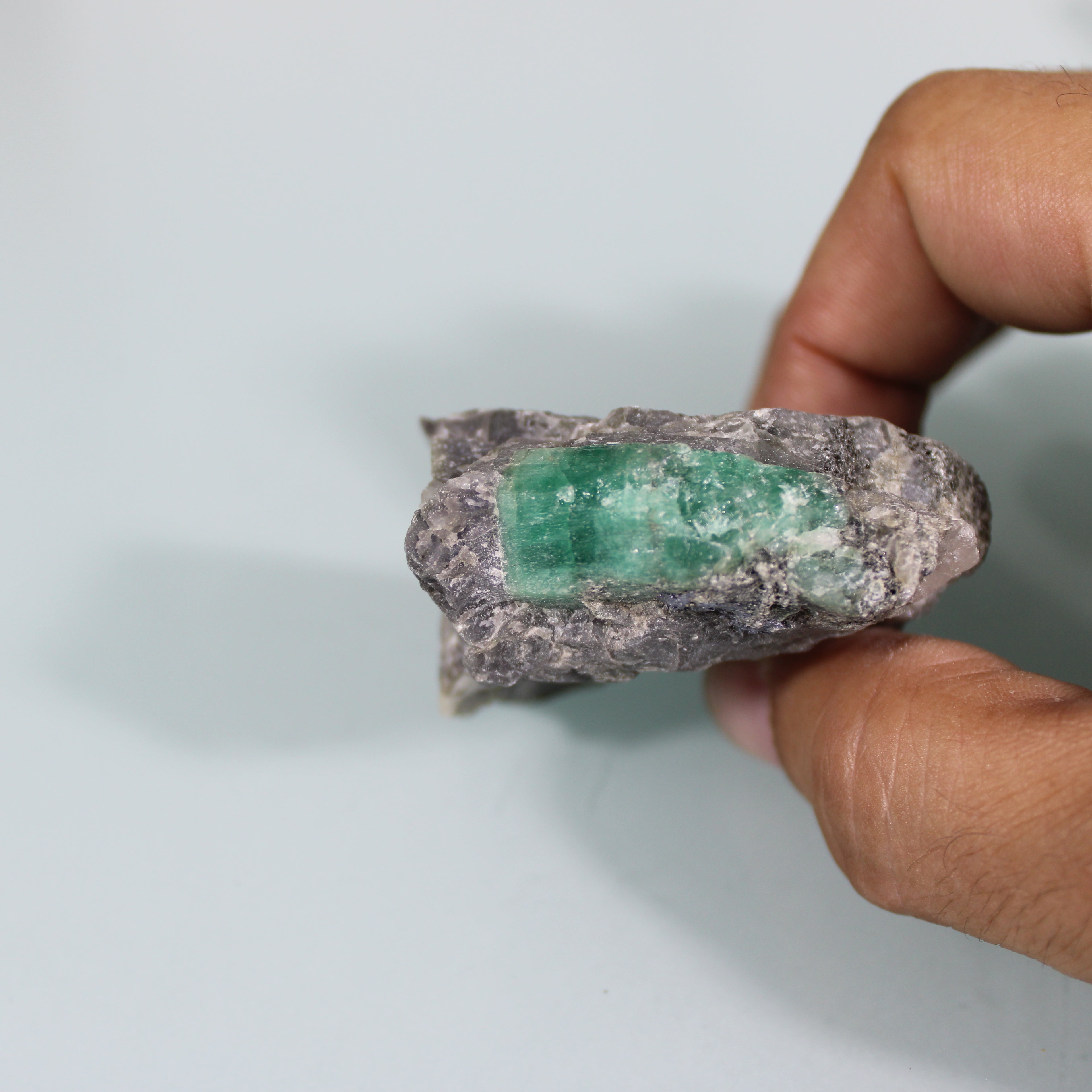 Emerald Crystal on Matrix – Single Crystal in the Spotlight