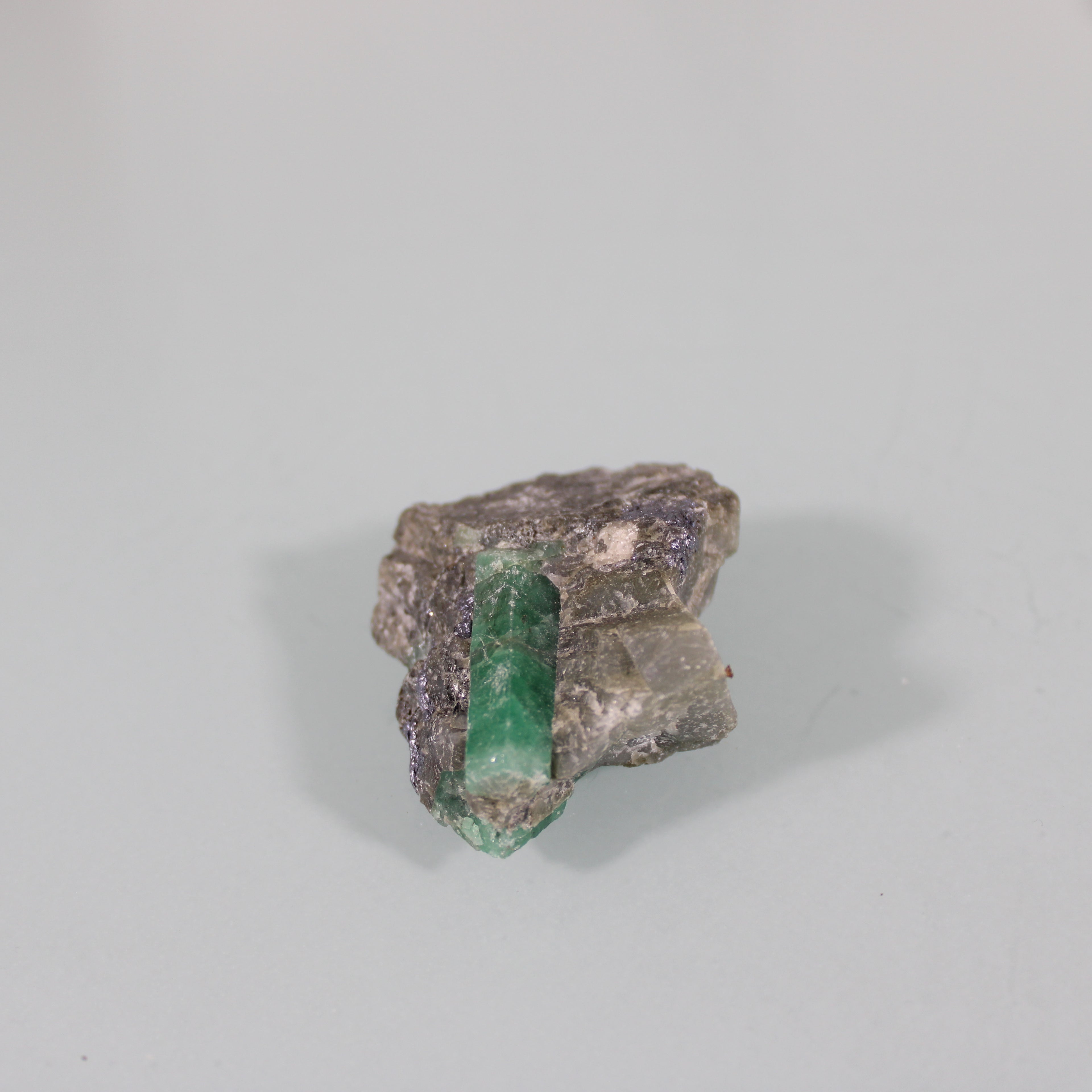 Raw Emerald in the Matrix – Visual Impact and Natural Purity