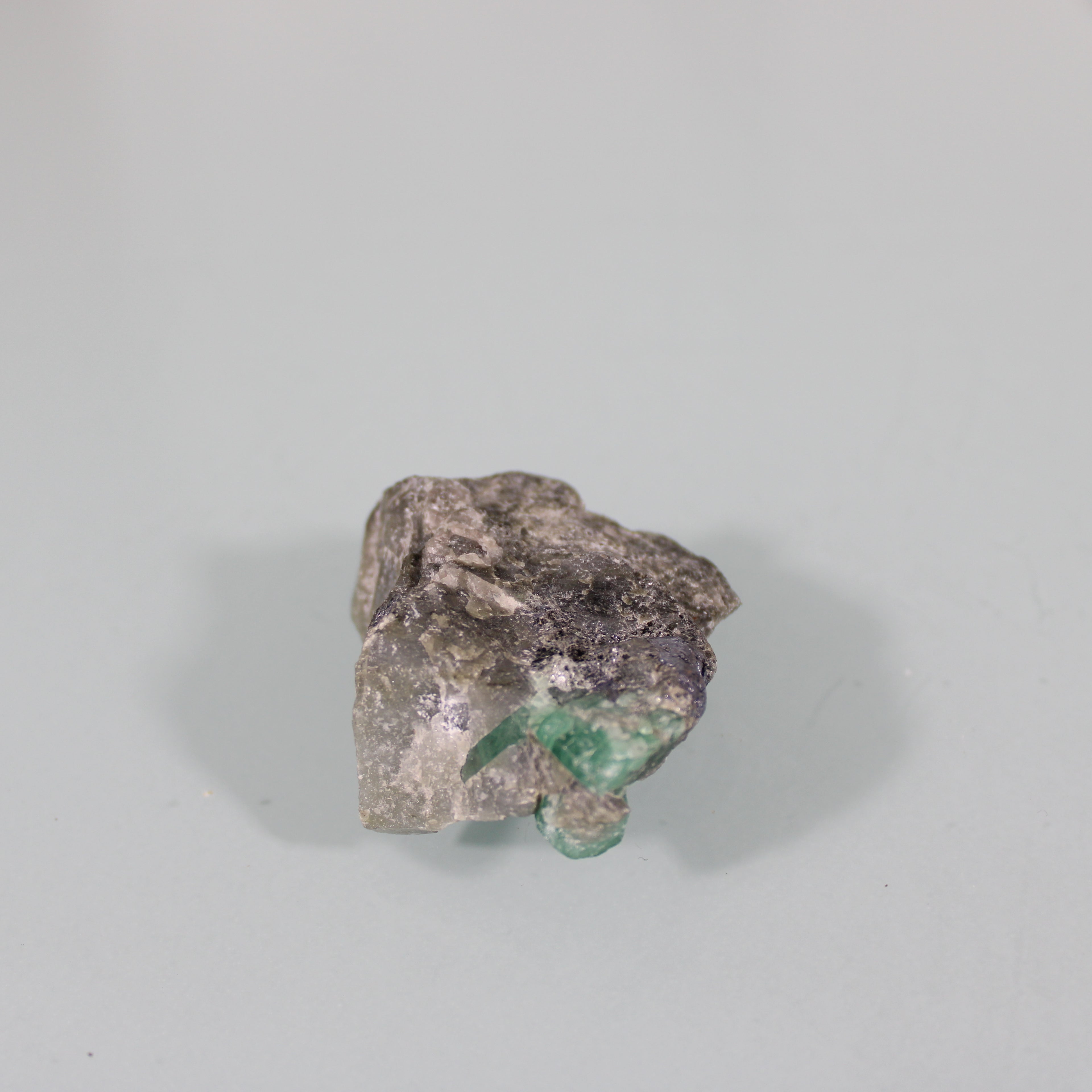 Raw Emerald in the Matrix – Visual Impact and Natural Purity