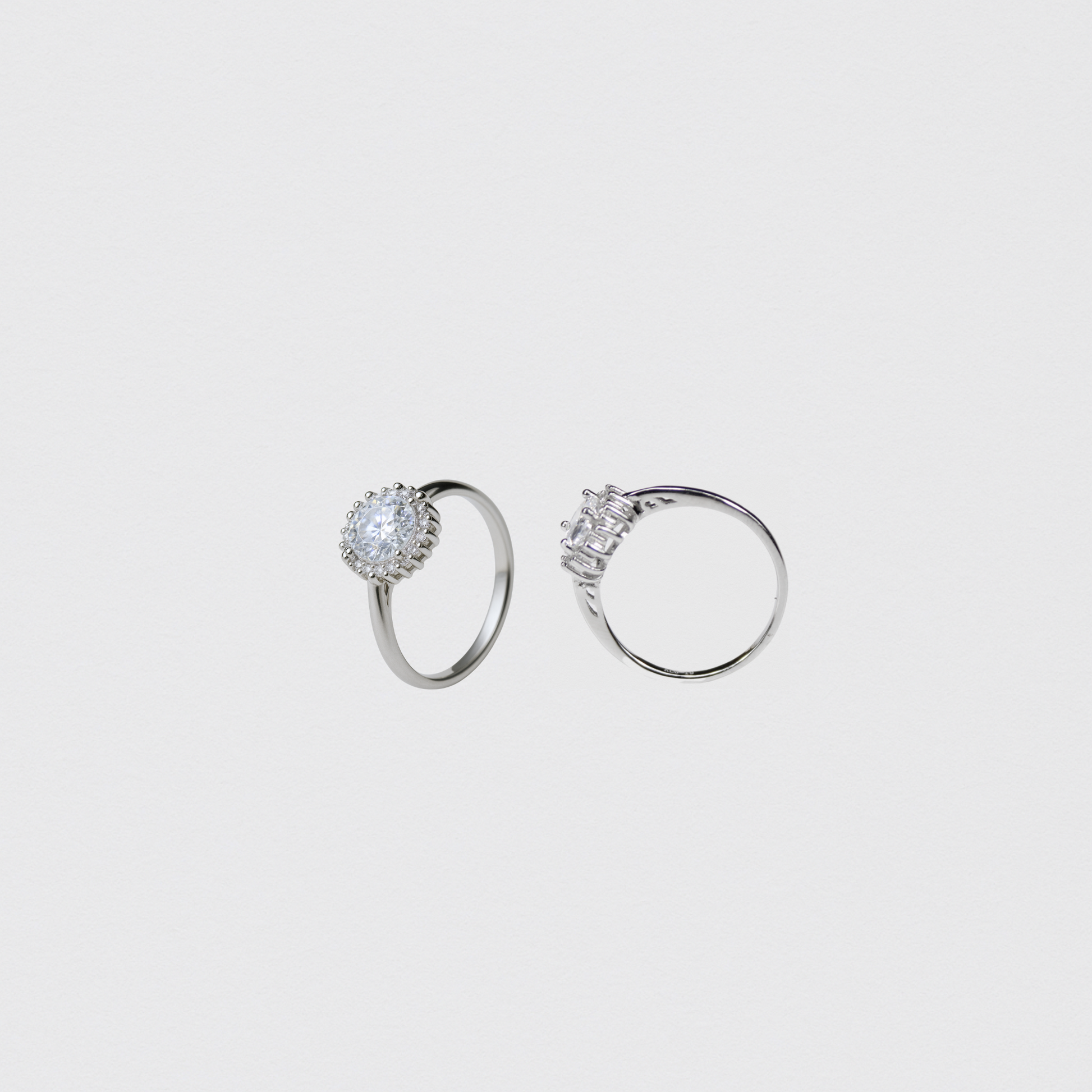 Rosette Ring in 925 Silver with Oval Zirconia – Sizes 18 and 19