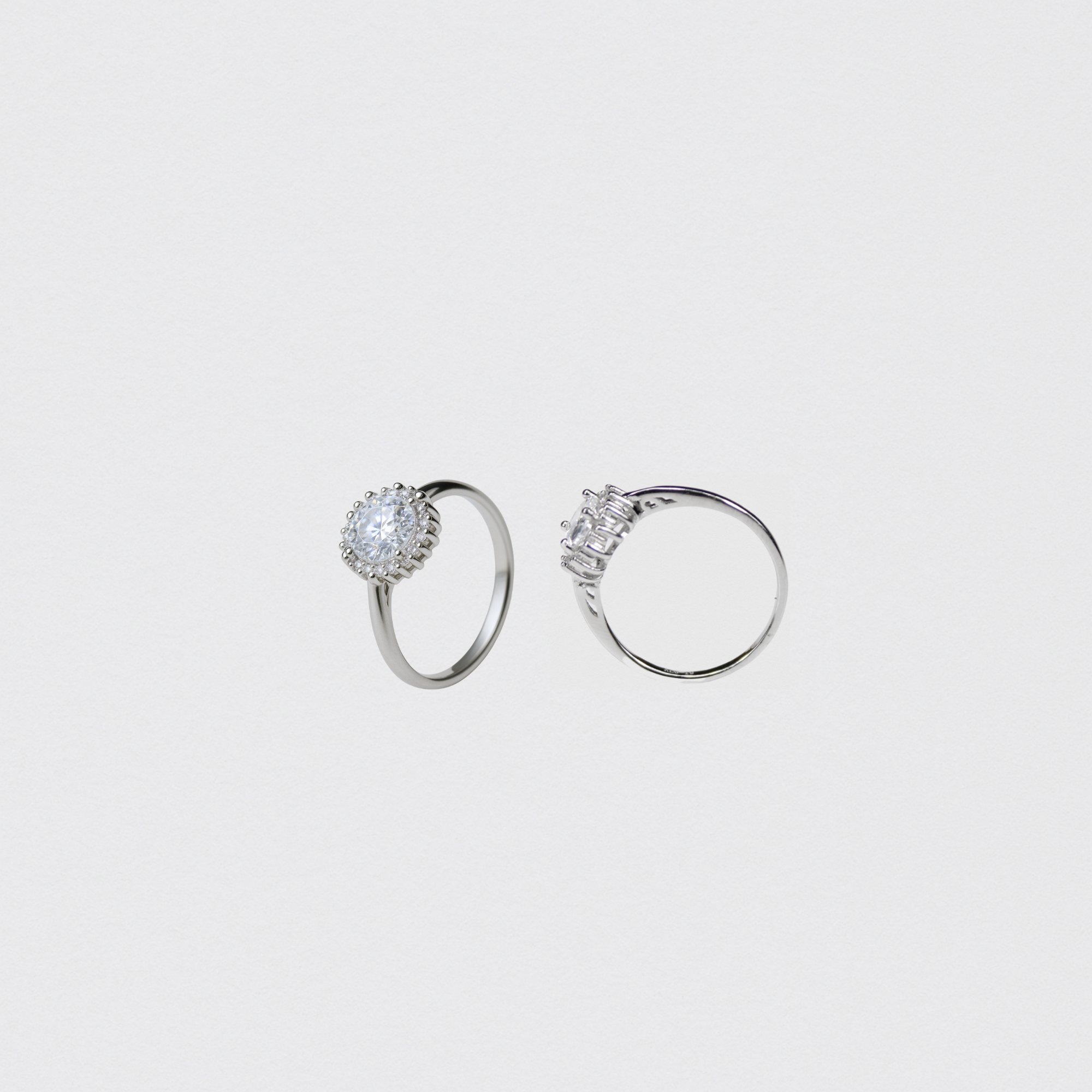 Rosette Ring in 925 Silver with Oval Zirconia – Sizes 18 and 19