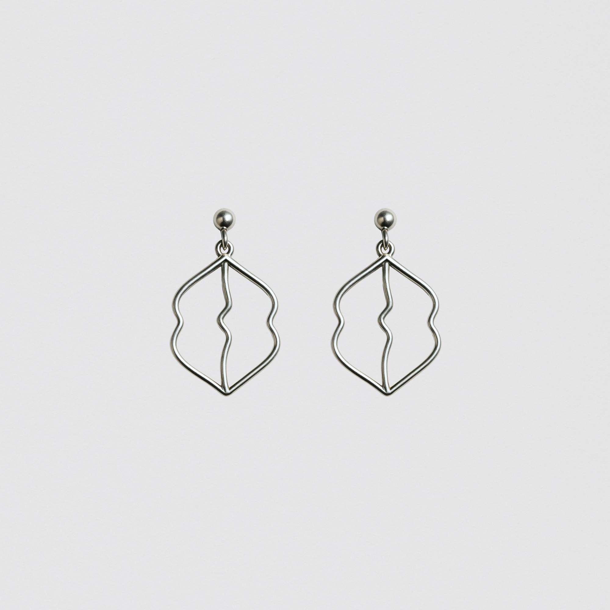 925 Sterling Silver Plain Lips Earrings