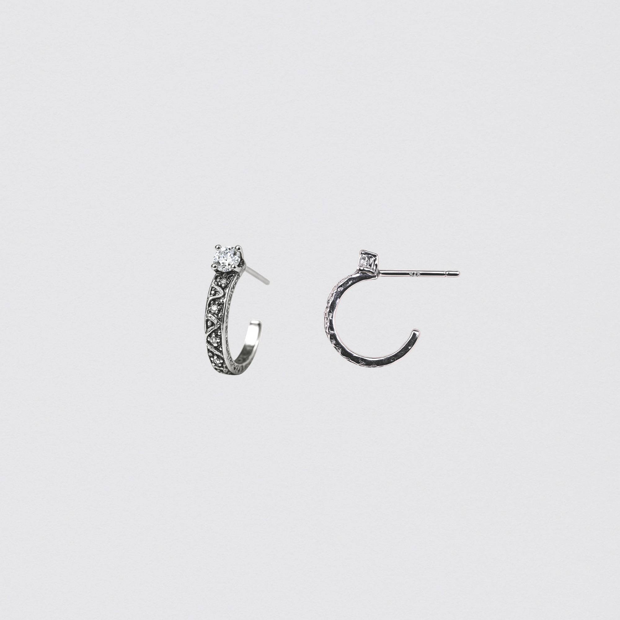 Half Hoop Earrings in Rhodium-Plated 925 Silver with Central Zirconia
