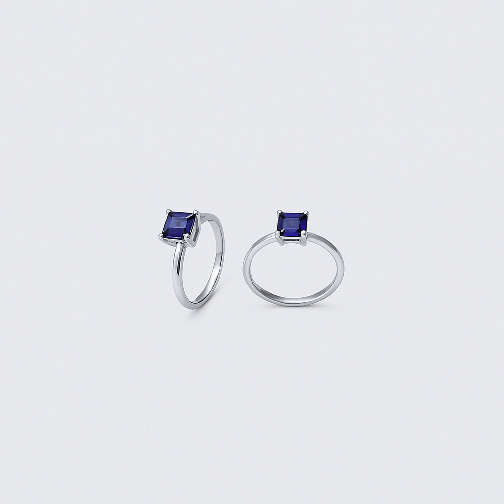 925 Sterling Silver Ring with Central Purple Zirconia Size 18