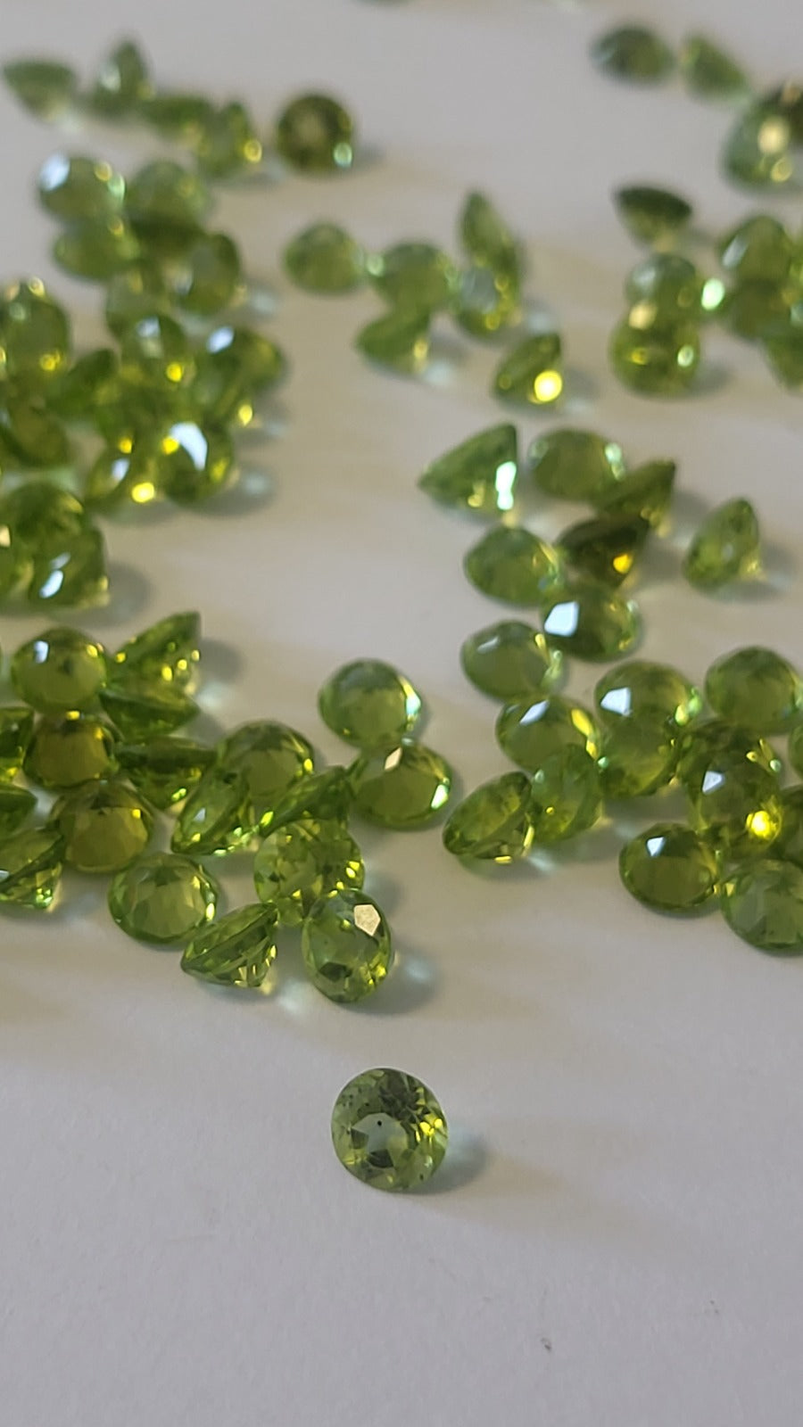 Peridoto Oval Verde – 1 Unidade (2,51 ct)
