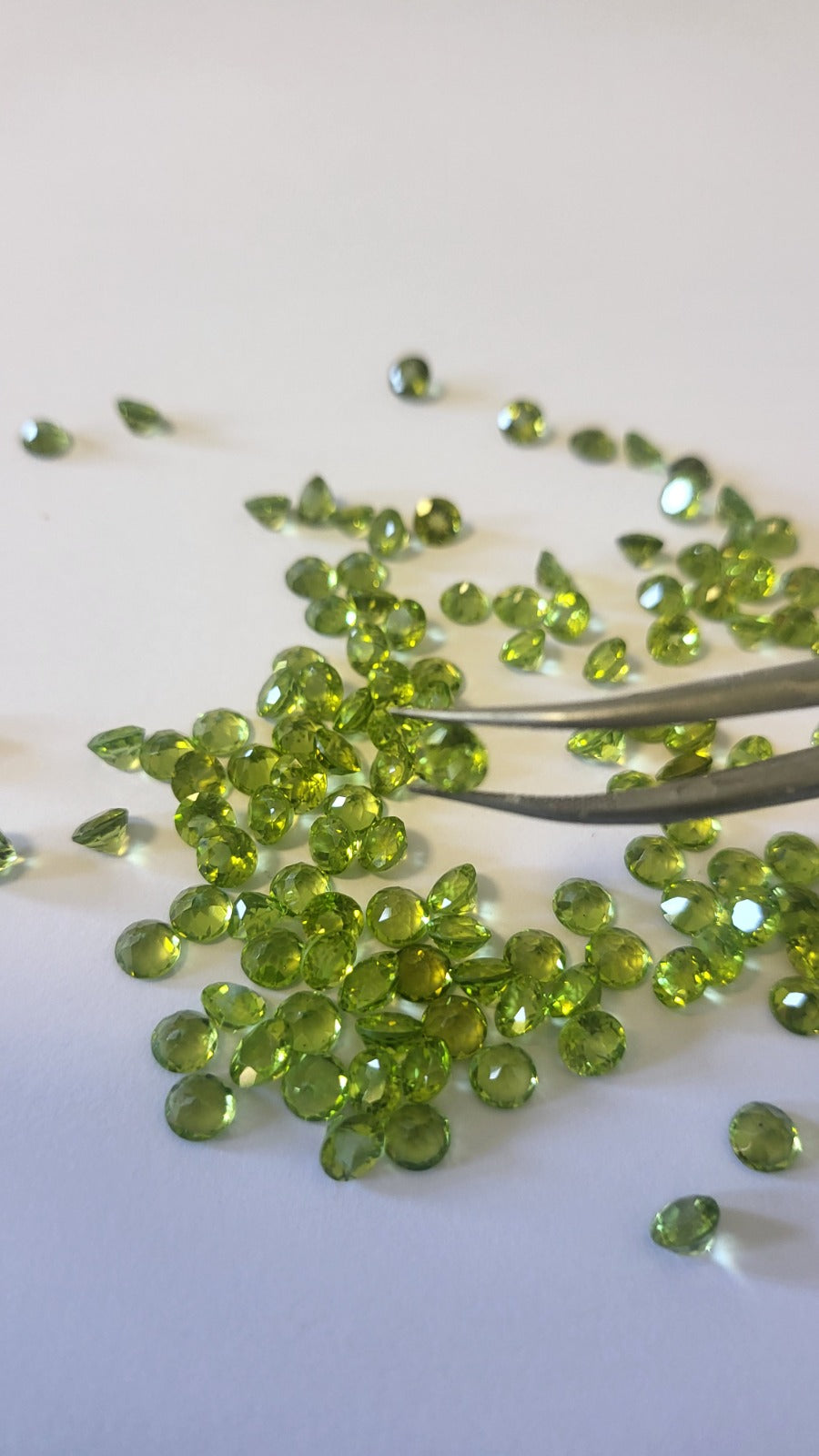 Peridoto Oval Verde – 1 Unidade (2,51 ct)