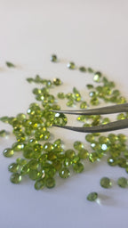 Peridoto Oval Verde – 1 Unidade (2,51 ct)