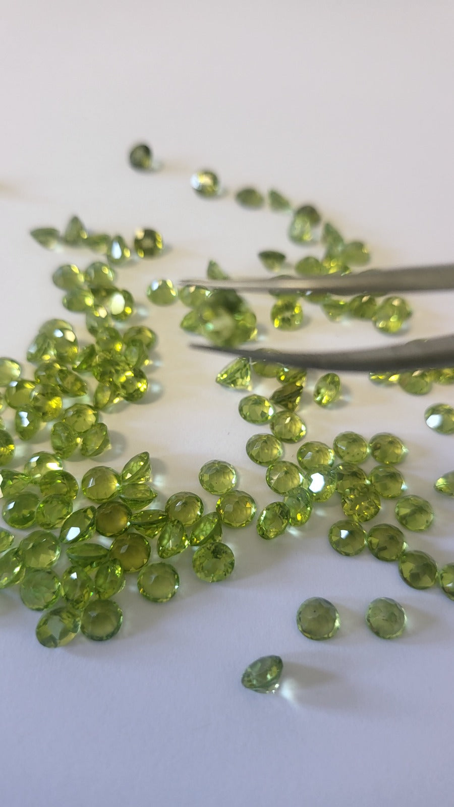 Peridoto Oval Verde – 1 Unidade (2,51 ct)