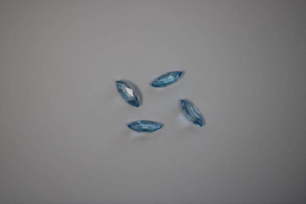Topázio Navette Naturais 9 x 18,8 mm – Lote de 4 Unidades (27,35 ct)