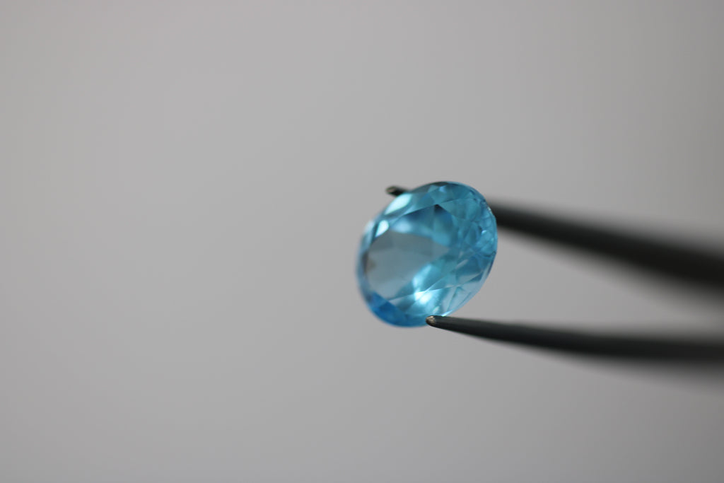 Topázio Oval Azul Suisse 12 x 14 mm – 1 Unidade (10,68 ct)