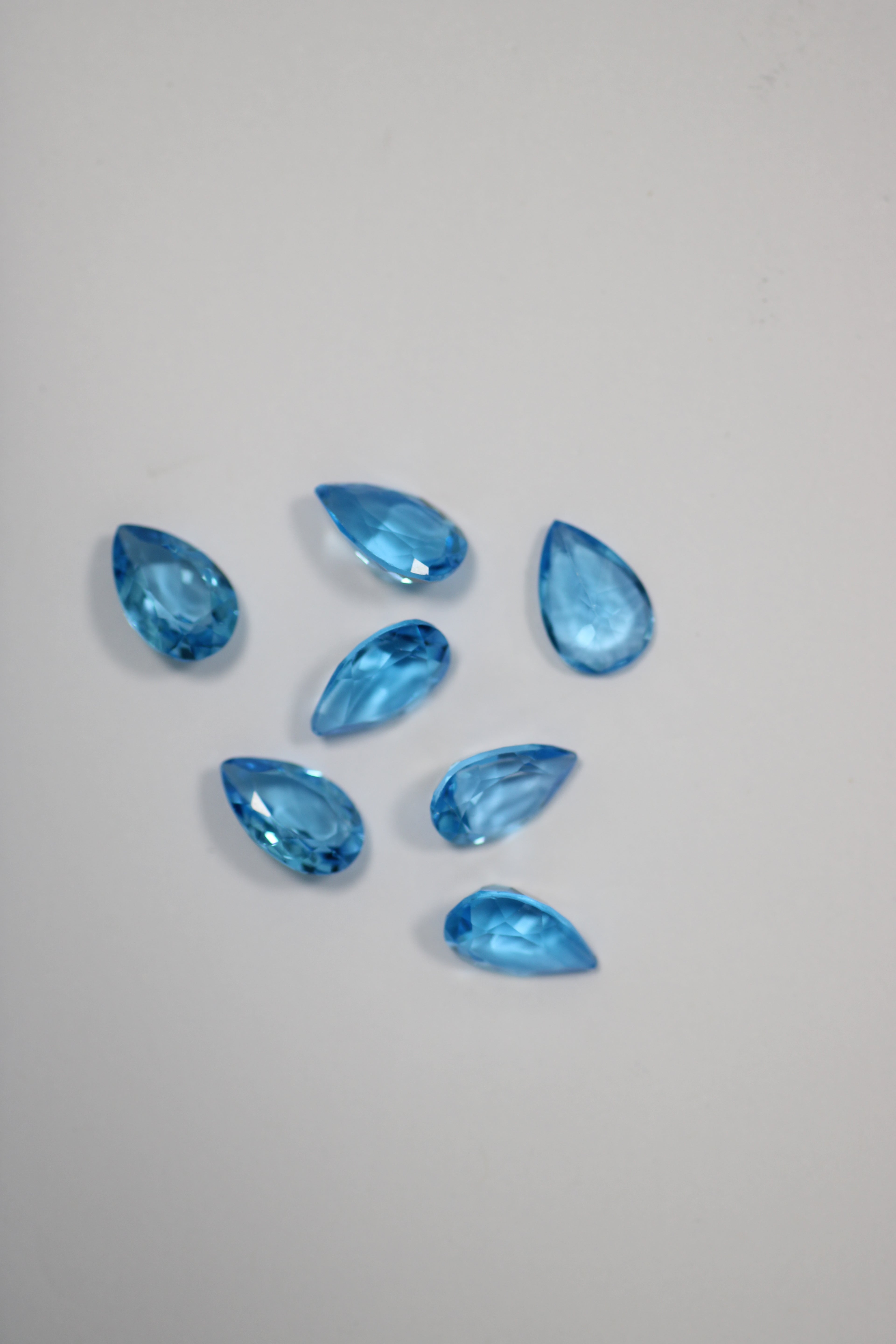 Topázios Gota Azul Suisse 8 x 12 mm – Lote de 7 Unidades (24,10 ct)