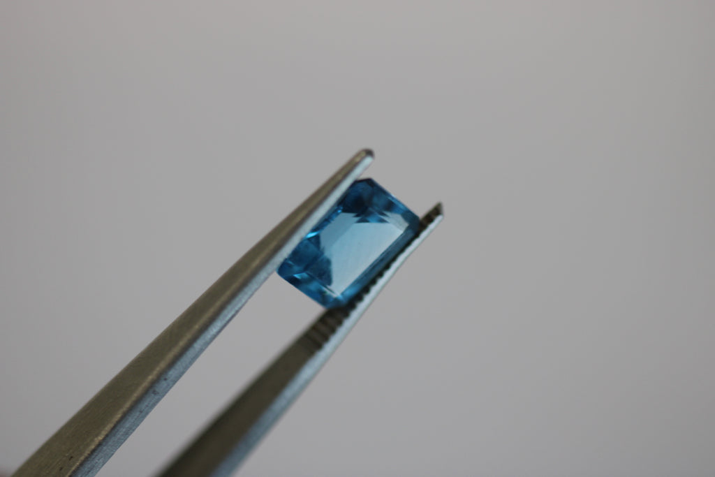 Topázio Retangular Azul Suisse 12 x 16 mm – 1 Unidade (12,49 ct)