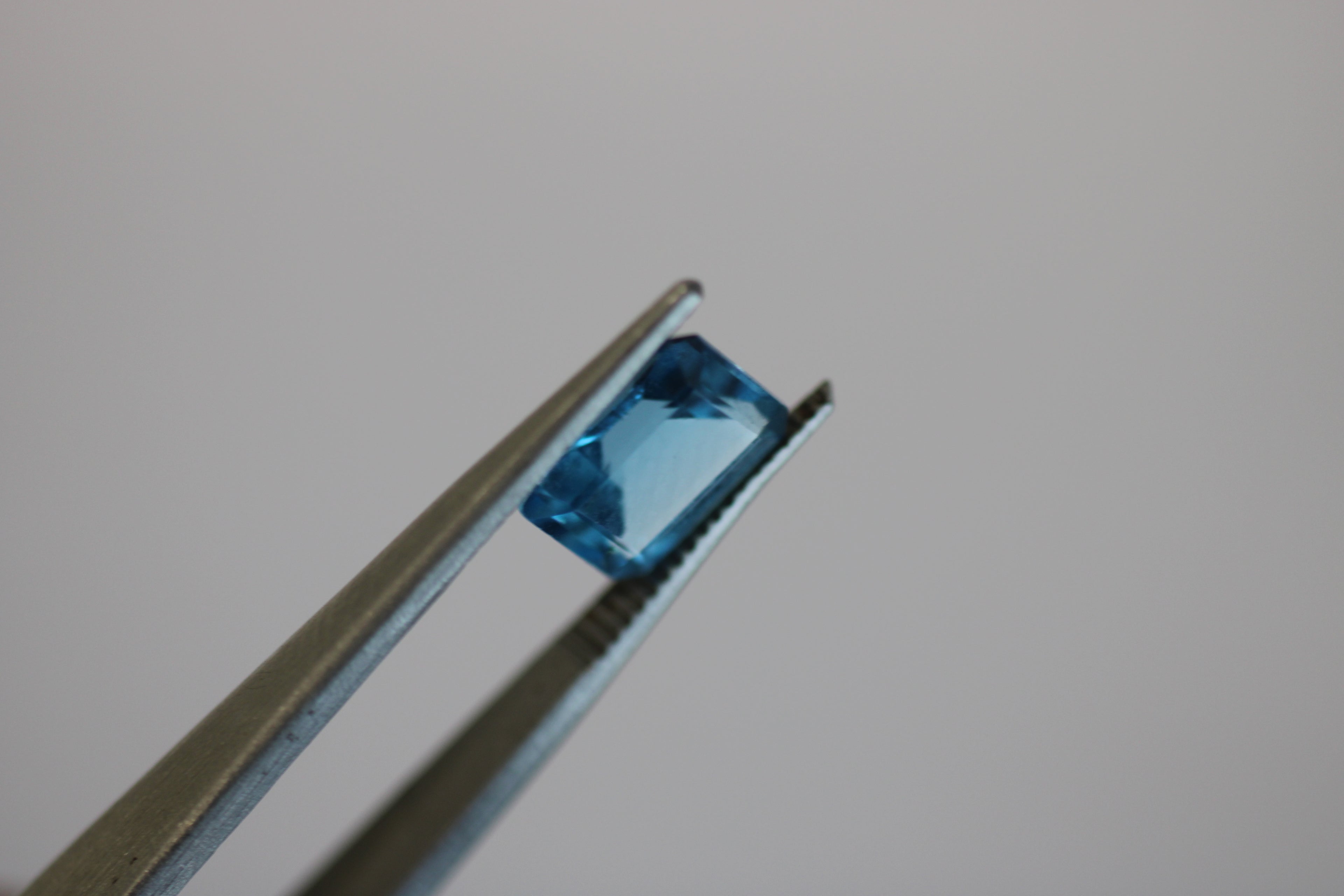 Topázio Retangular Azul Suisse 12 x 16 mm – 1 Unidade (12,49 ct)