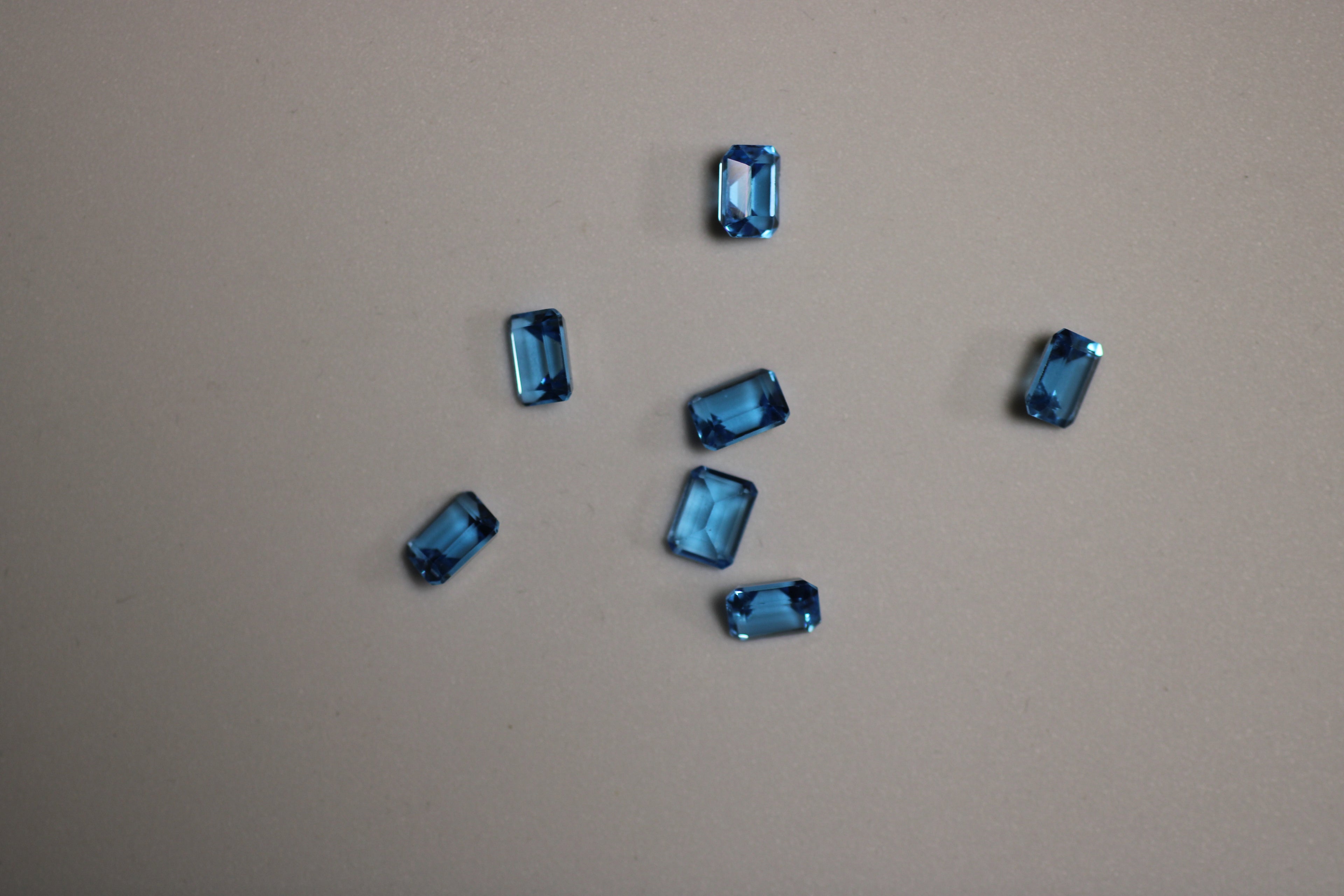 Topázios Retangulares Azul Suisse 6 x 8 mm – Lote de 7 Unidades (14,56 ct)