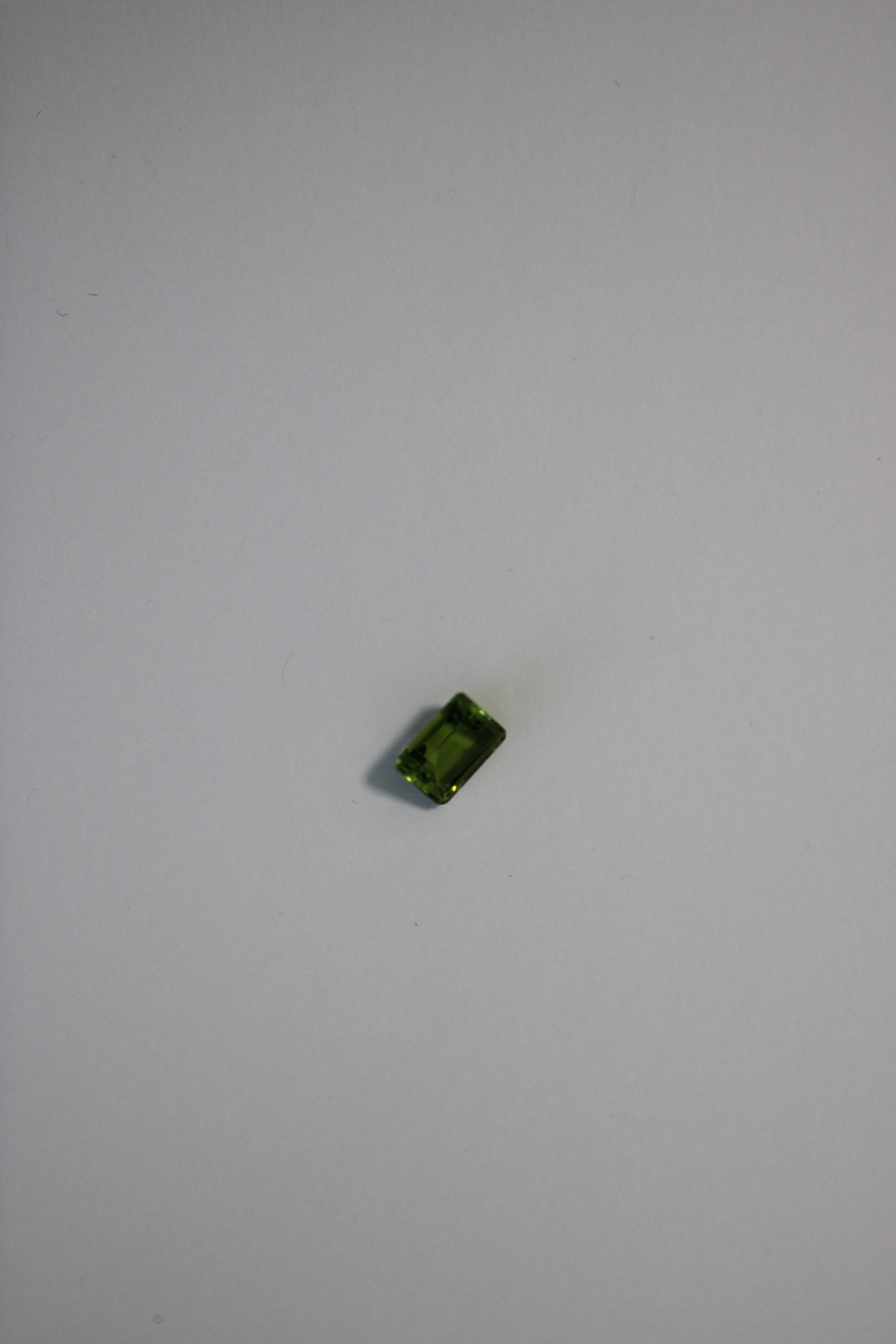 Peridoto Quadrado Verde – 1 Unidade (0,66 ct)