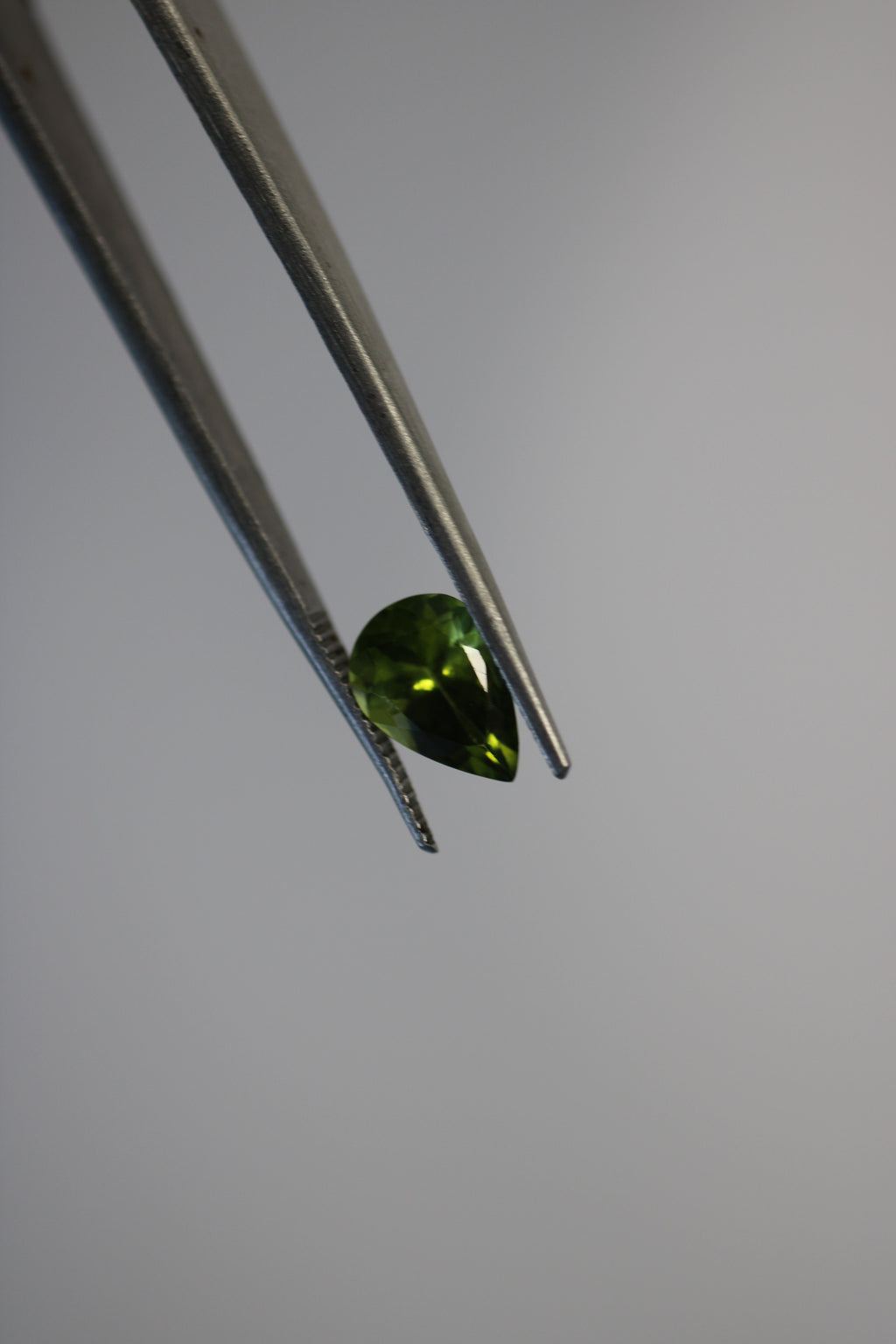 Peridoto Gota Verde – 1 Unidade (1,97 ct)