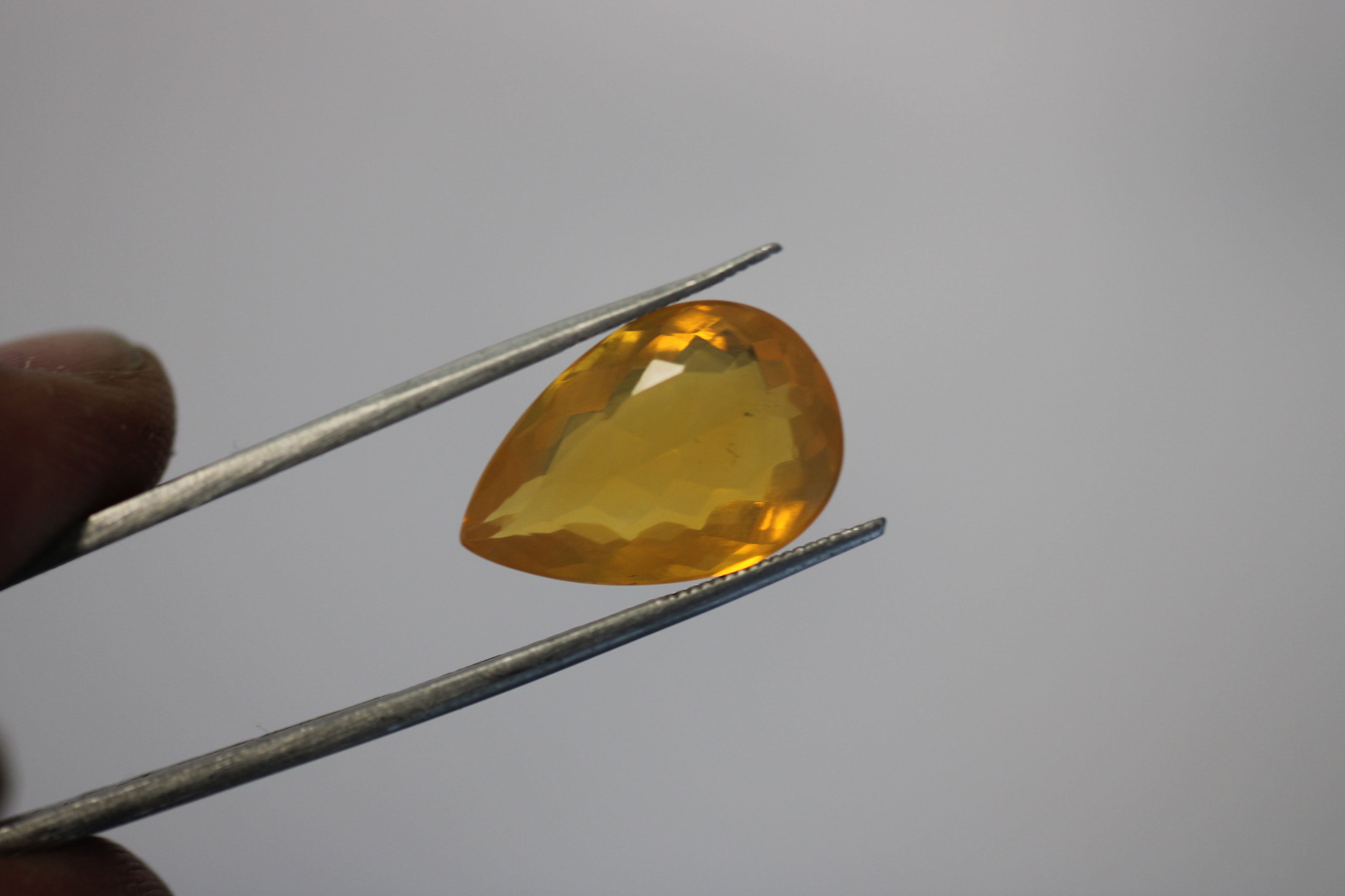 Opala de Fogo Gota – 1 Unidade (10,45 ct)