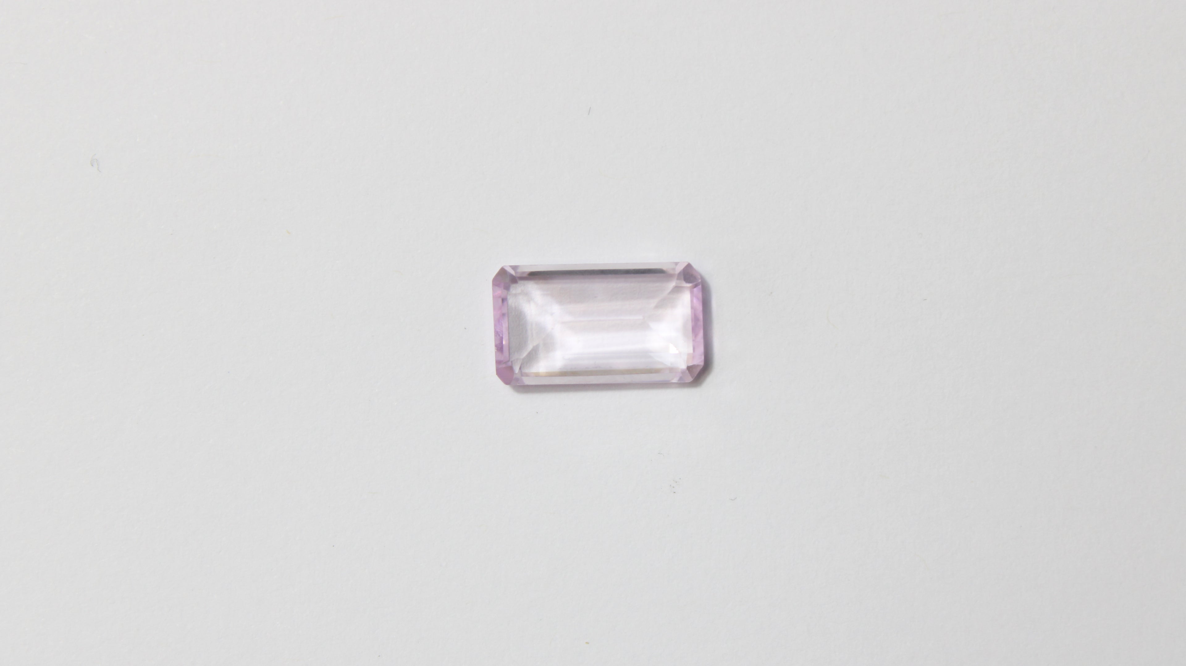 Kunzita Natural Retangular – 1 Unidade (5,42 ct)