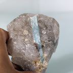 Bloco com Cristal de Água-Marinha – Formação Rara em Matriz Translúcida