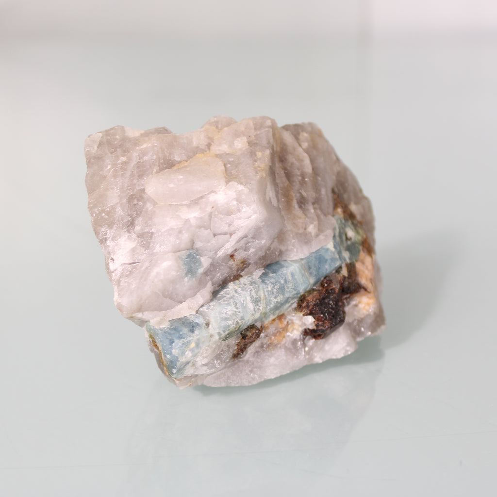 Cristal de Água-Marinha – Tesouro Cristalino em Estado Bruto