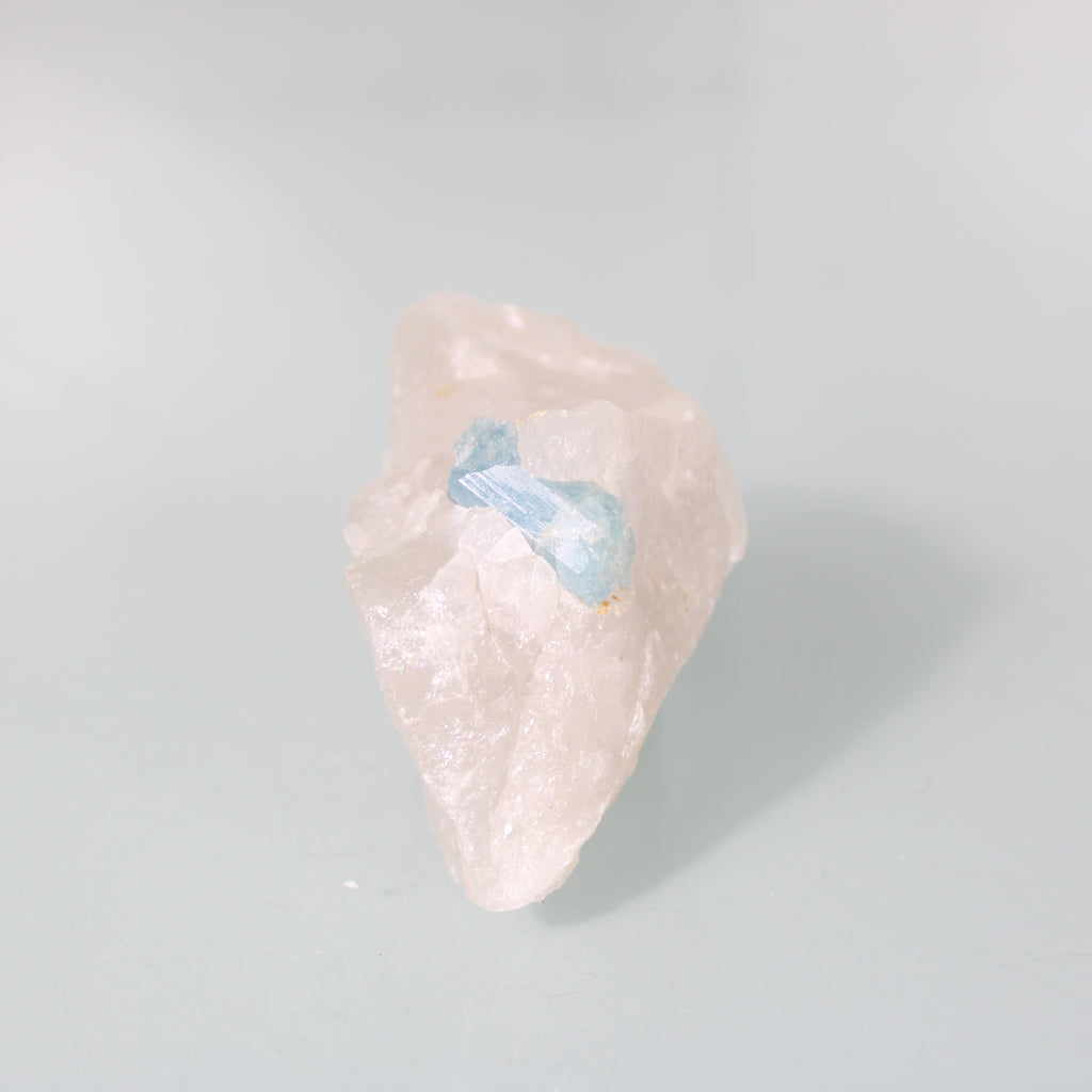 Cristal de Água-Marinha – Delicadeza Cristalina em Quartzo Natural