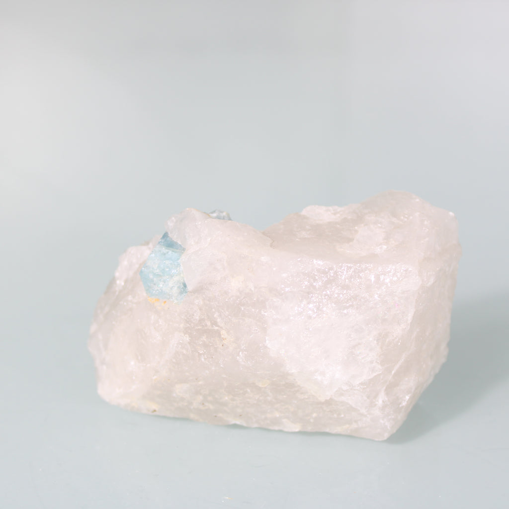Cristal de Água-Marinha – Delicadeza Cristalina em Quartzo Natural