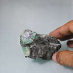 Cristal de Esmeralda na Matriz – Força e Contraste Natural