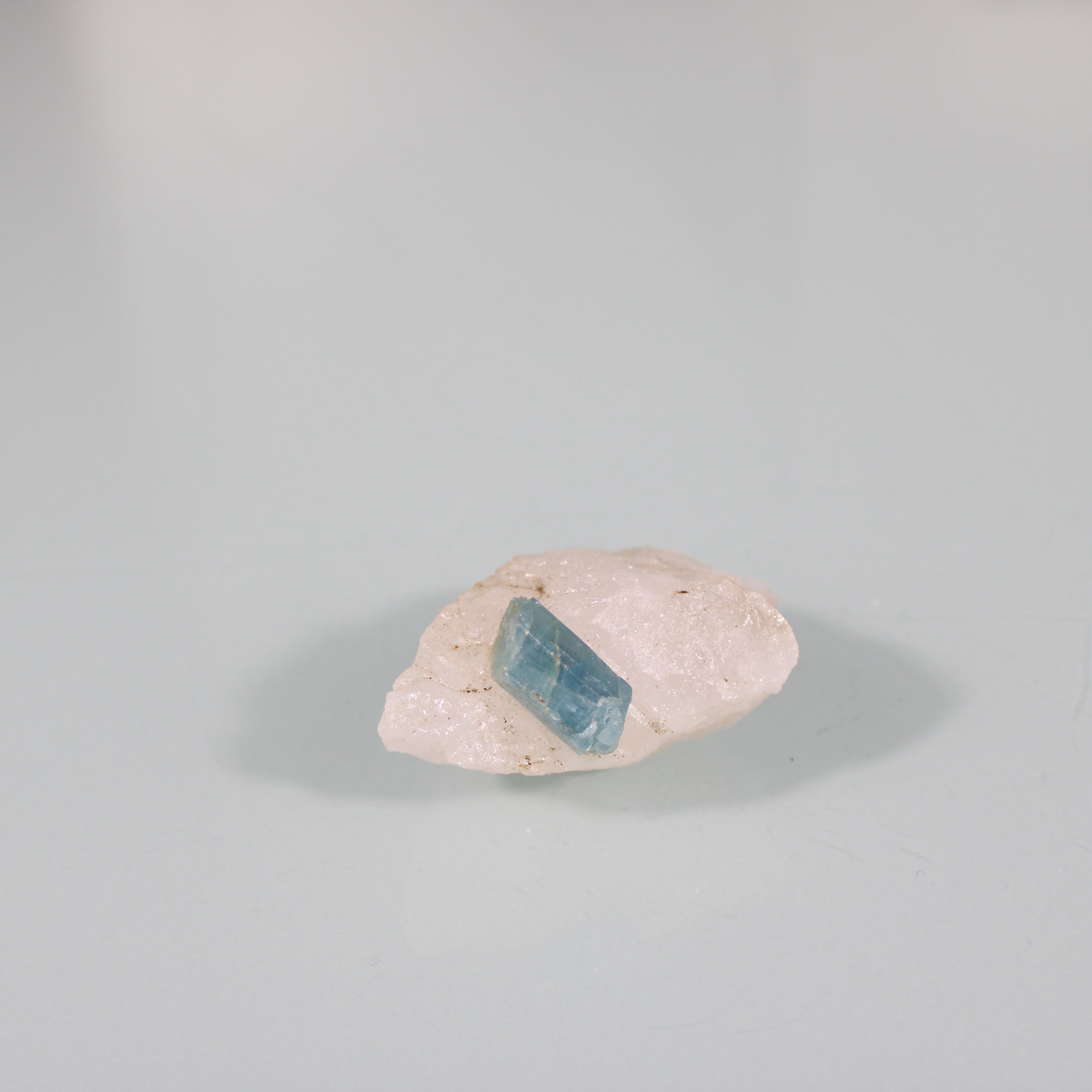 Cristal de Água-Marinha na Matriz  – Força Natural em Pequena Escala