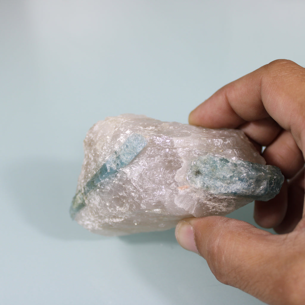 Cristal de Água-Marinha na Matriz  – Formação Bruta e Autêntica