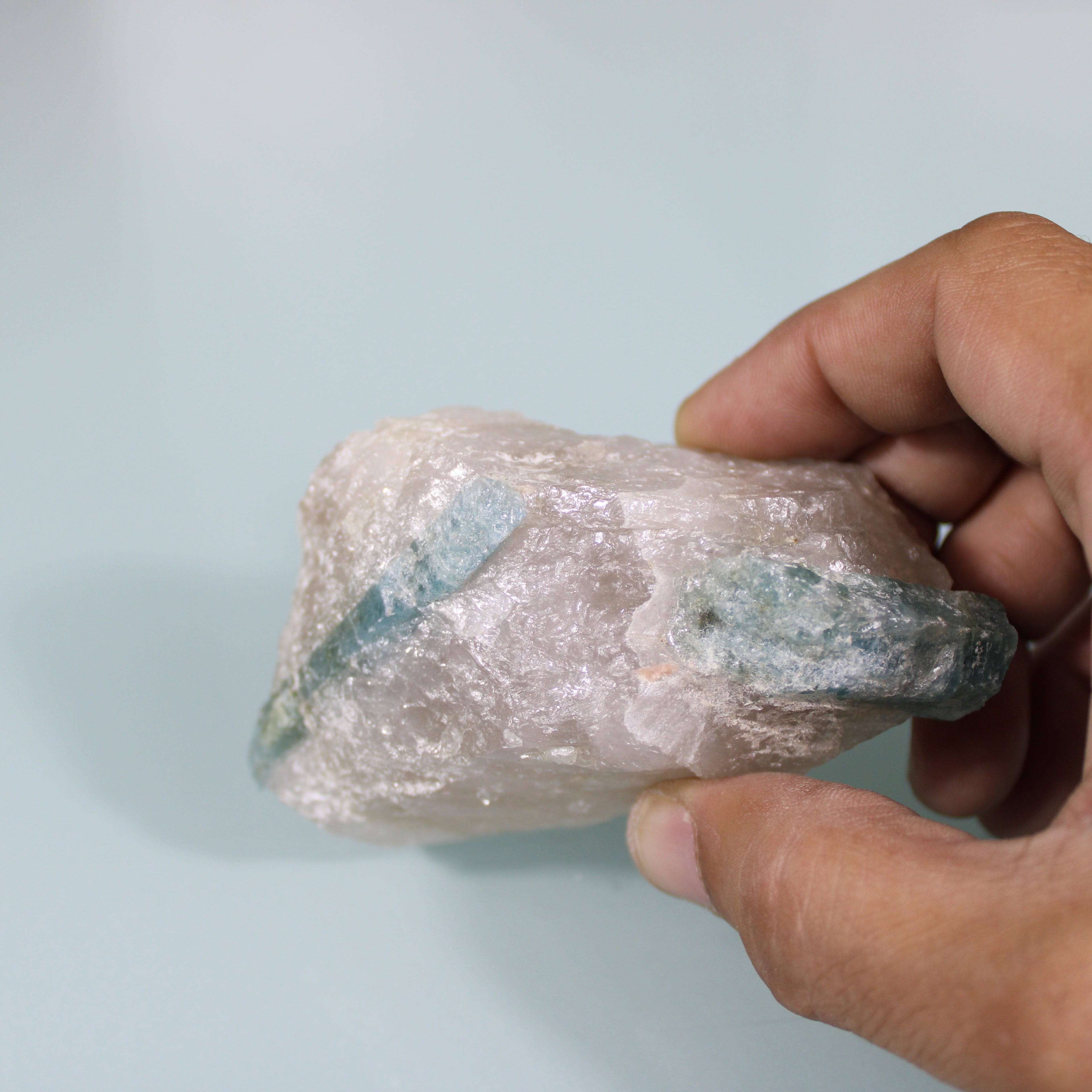 Cristal de Água-Marinha na Matriz  – Formação Bruta e Autêntica