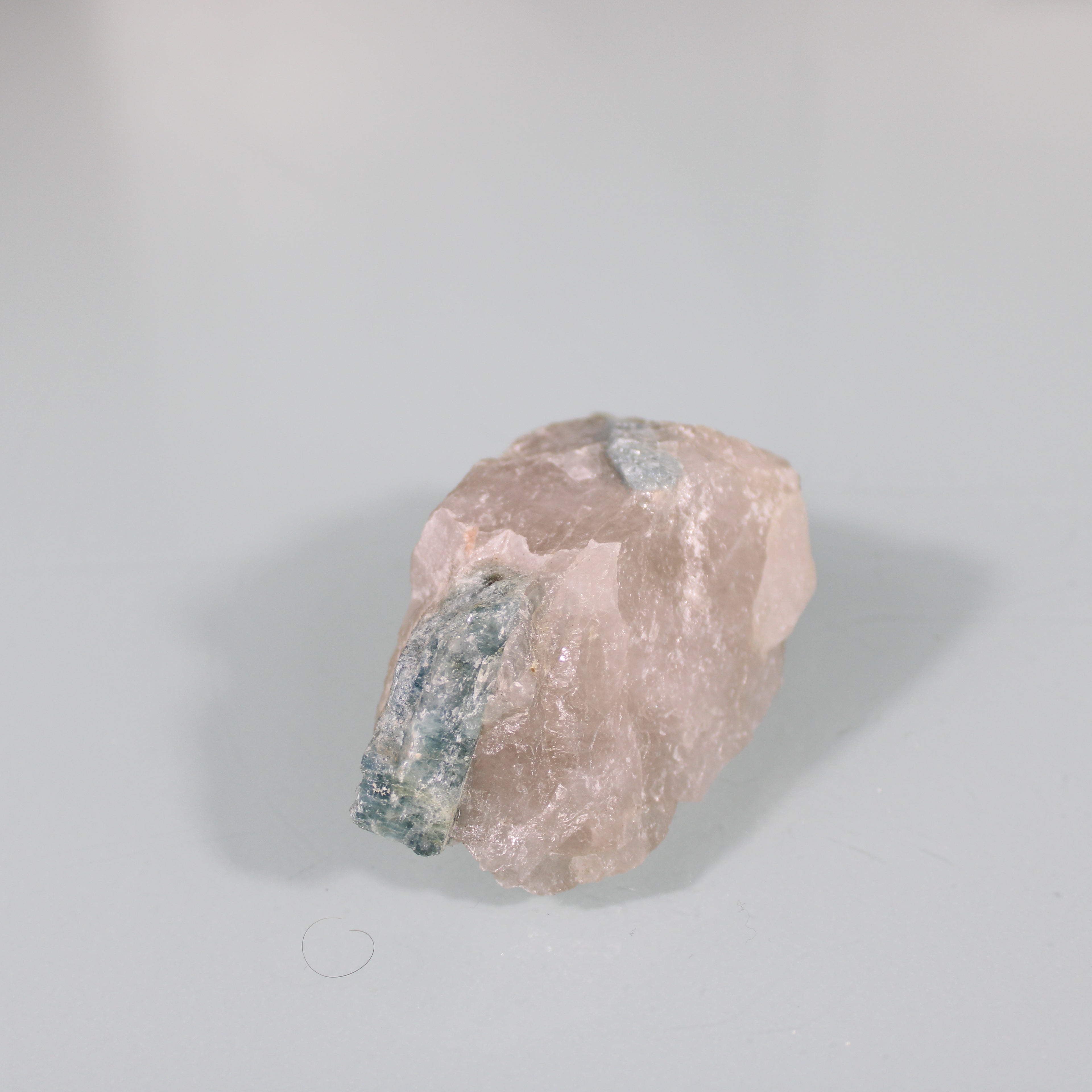 Cristal de Água-Marinha na Matriz  – Formação Bruta e Autêntica