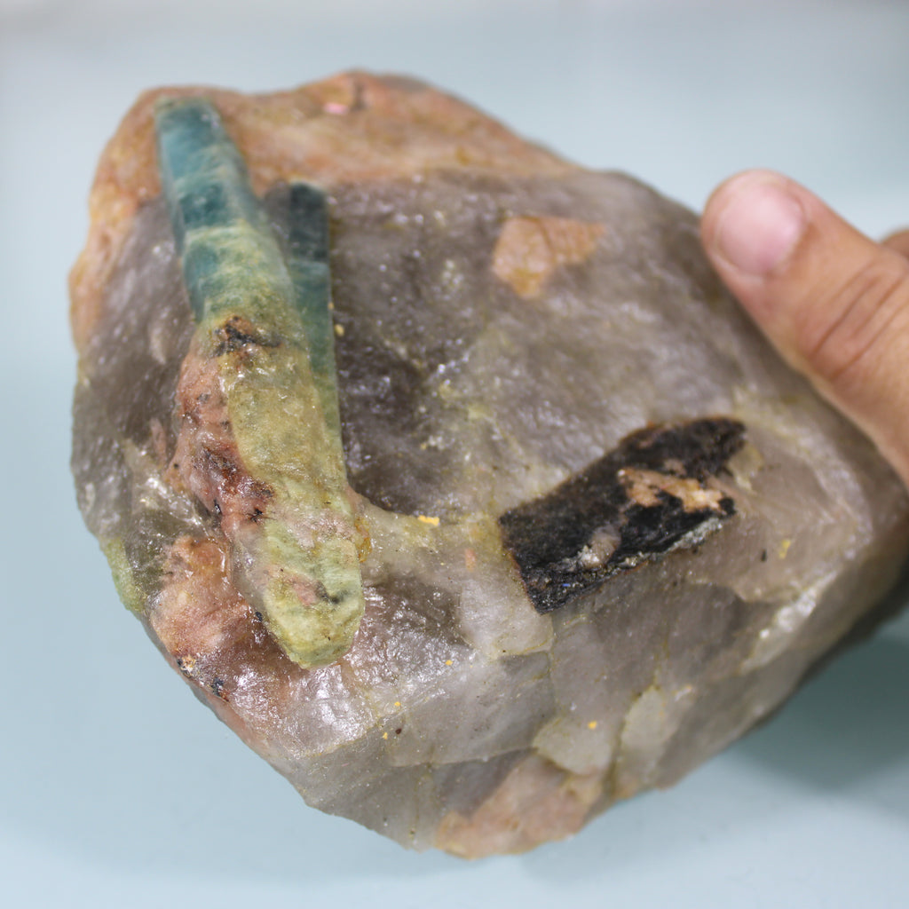 Bloco Mineral com Água-Marinha - Cristalizações Visíveis em Matriz